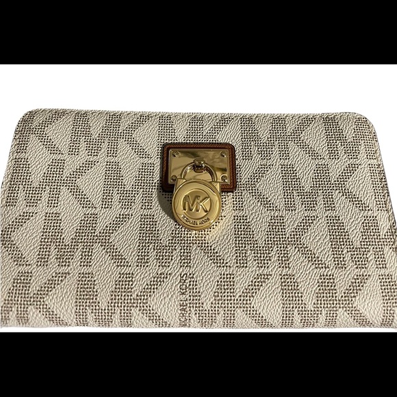 Michael Kors Leather Monogram Frankie Drawstring Purse and Matching Wallet - Picture 9 of 12